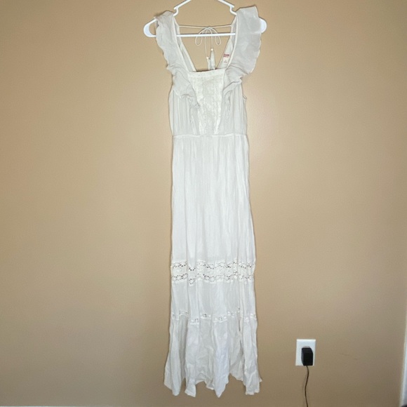 Long cream lace dress - Picture 2 of 5